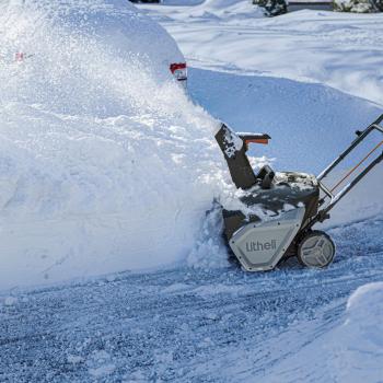 Аккумуляторный снегоуборщик Litheli U20SB00-0A220 (2 аккумулятора 2,0 А/ч)